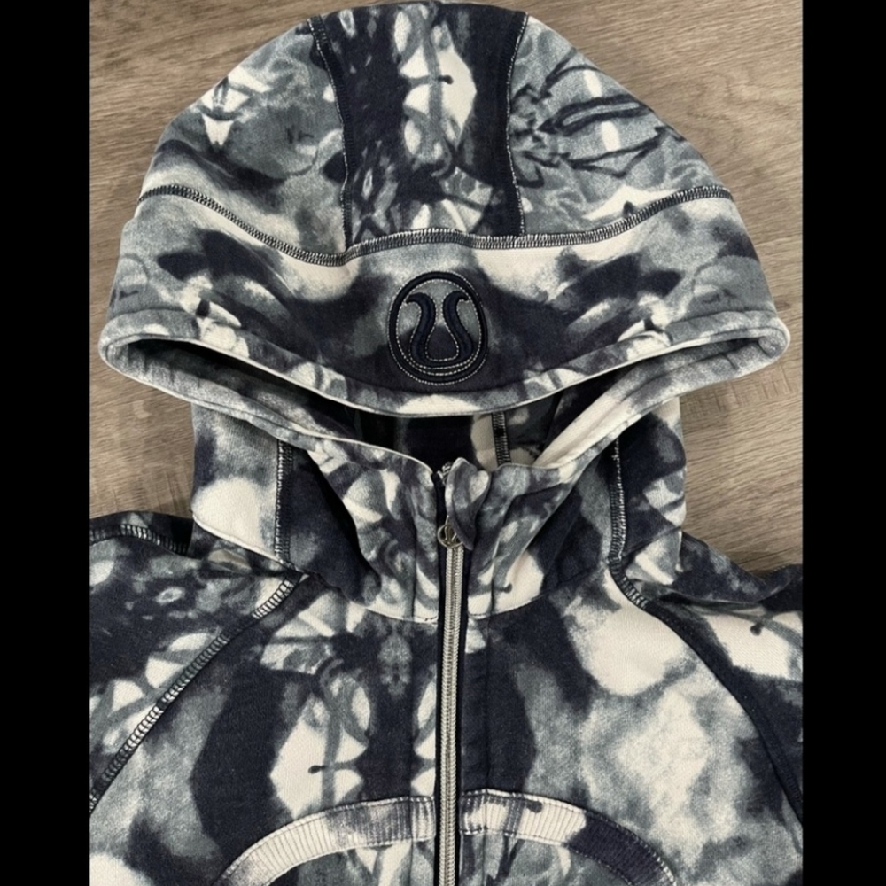Lululemon scuba hoodie size 6